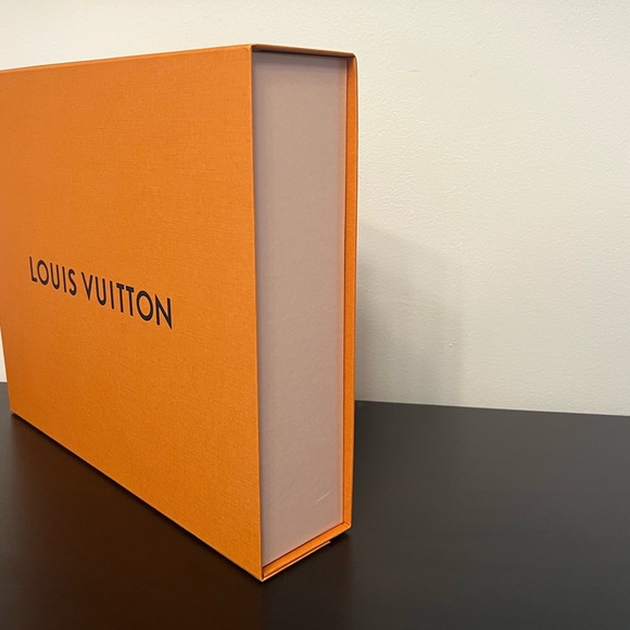 🛍️Louis Vuitton Box 14.5” x 12” x 3” - Picture 2 of 7